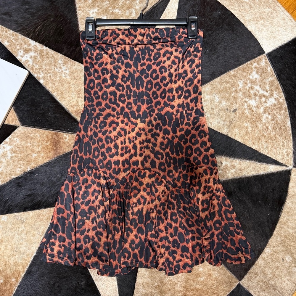 Topshop skirt with Leopard Pattern New Without Tags #0035